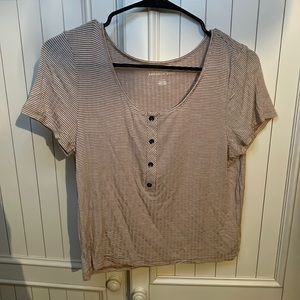 American Eagle short sleeve shirt